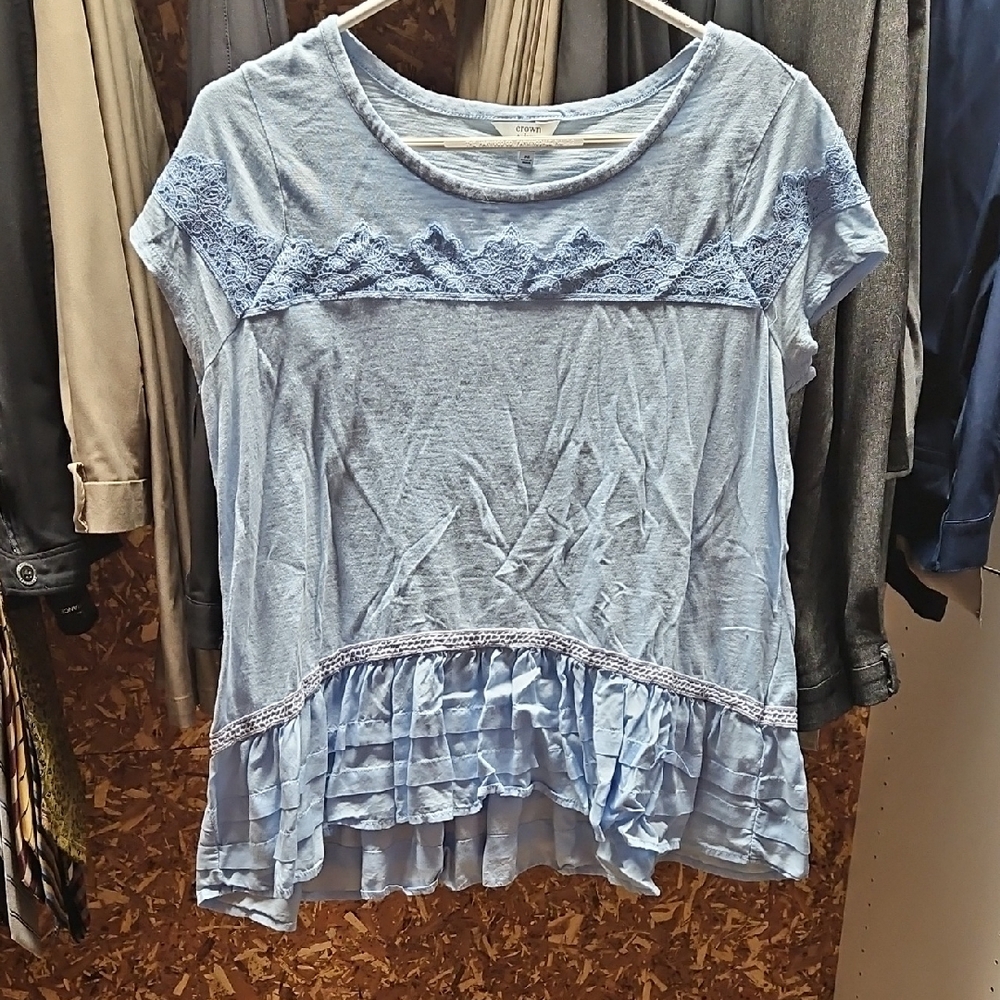 Crown & Ivy Light Blue Lace & Ruffle  Women's Top Petite Small